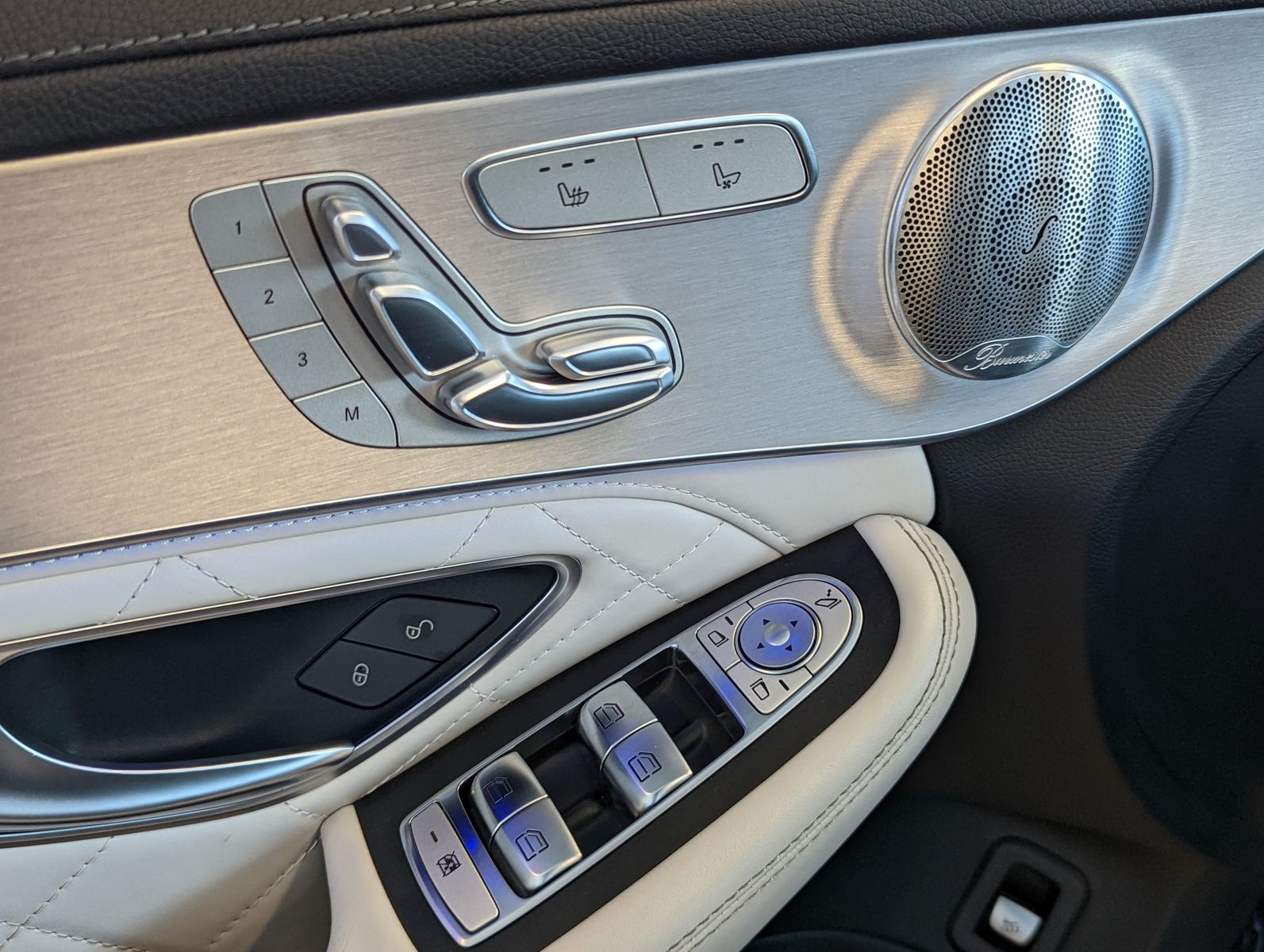 MERCEDES-BENZ C 300 d AMG Multbeam Burmester Memory designo 19 - Image 14
