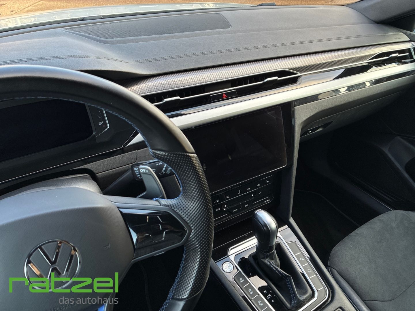 Fahrzeugabbildung Volkswagen Arteon Shooting Brake 2.0 TSI R 4Motion Panodach