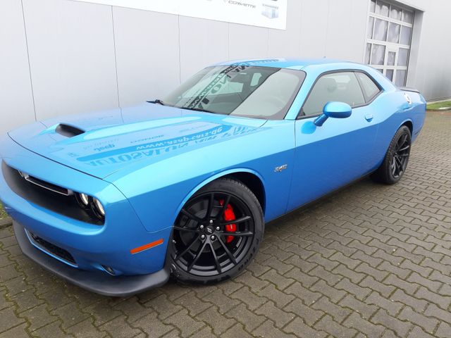 Dodge Challenger R/T 5.7 HEMI V8