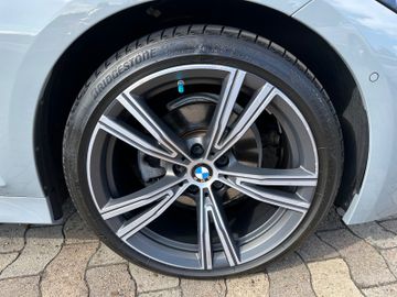 Fahrzeugabbildung BMW 320 d xDrive M Sport ACC 360° H&K Standh 19"