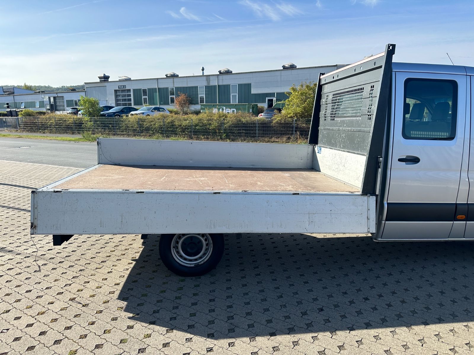 Fahrzeugabbildung Mercedes-Benz Sprinter III PritscheDoKa RWD317/7Sitze/Navi/AHK