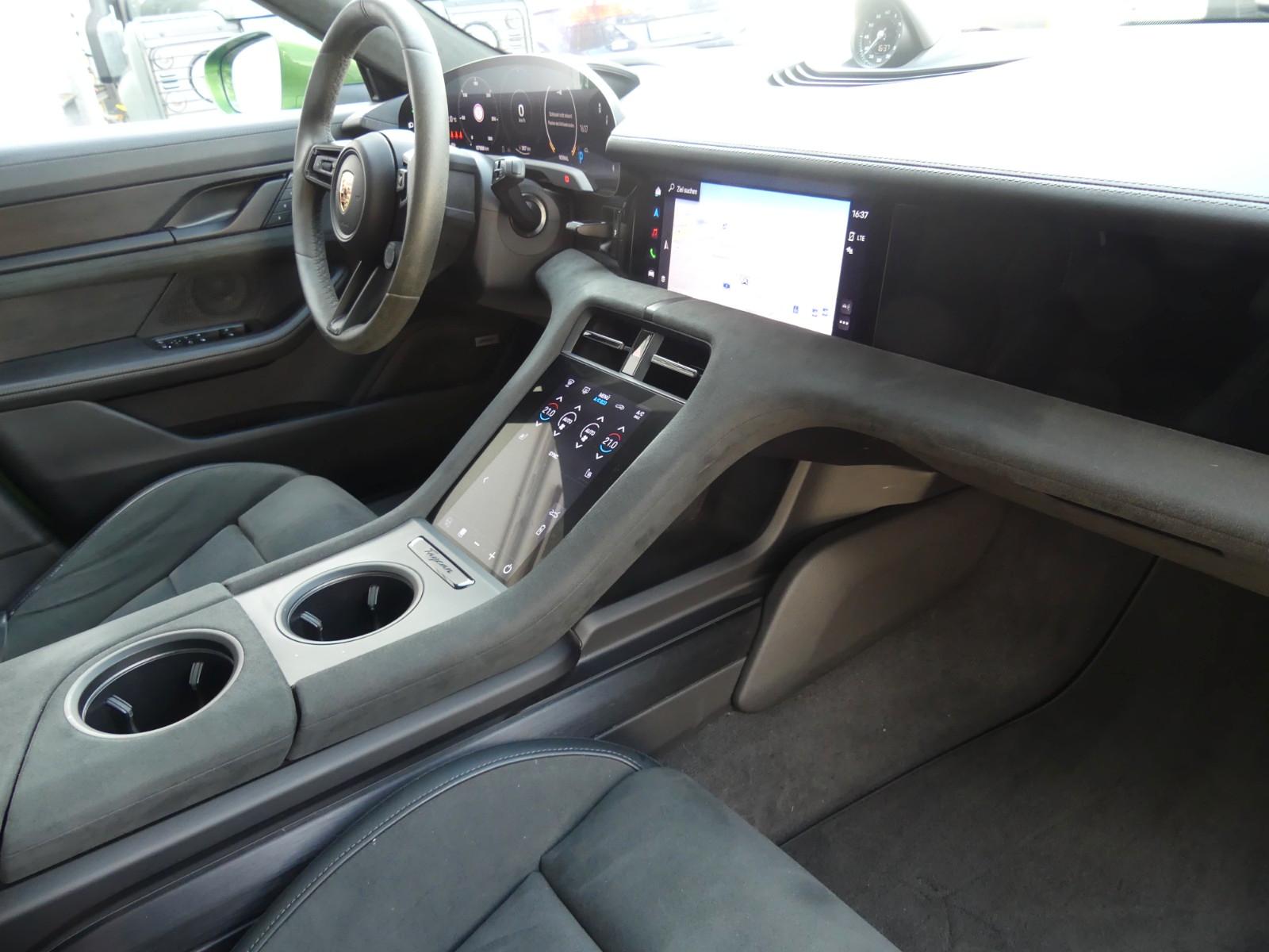 PORSCHE TAYCAN SPORT TURISMO GTS 598ch - 4X4 - TOIT PANORAMIQUE - SONORISATION BOSE - JANTES 21 POUCES - SIÈGES CHAUFFANTS