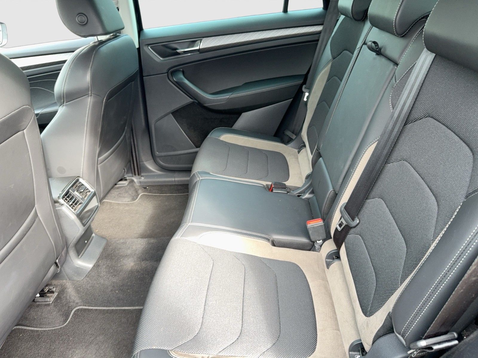 Fahrzeugabbildung SKODA Kodiaq Style 4x4 TDI  DSG Matrix Navi GRA AHK VC