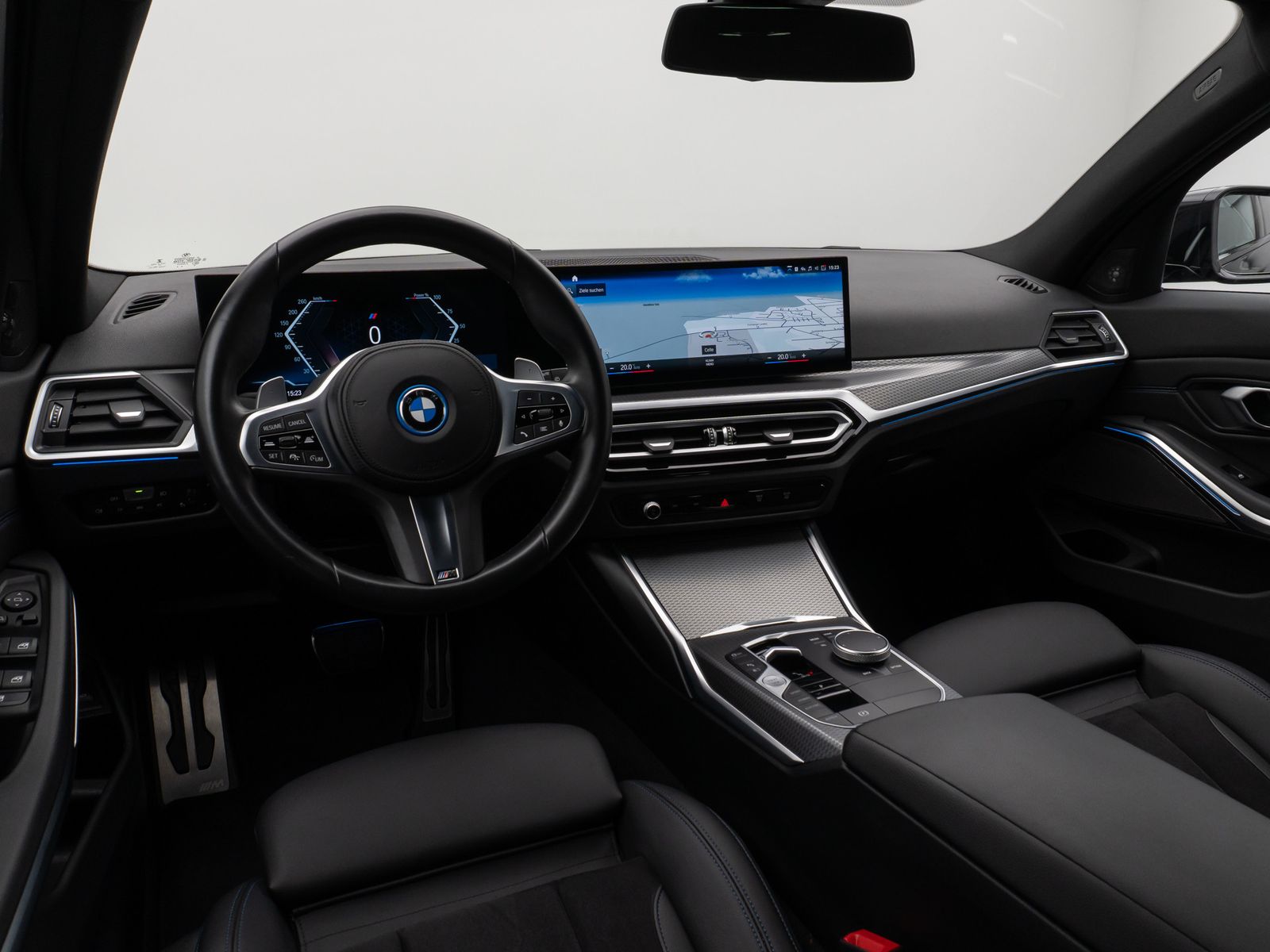 Fahrzeugabbildung BMW 330e M Sport Kamera DAB H/K CockPit+ Stop&Go 19"