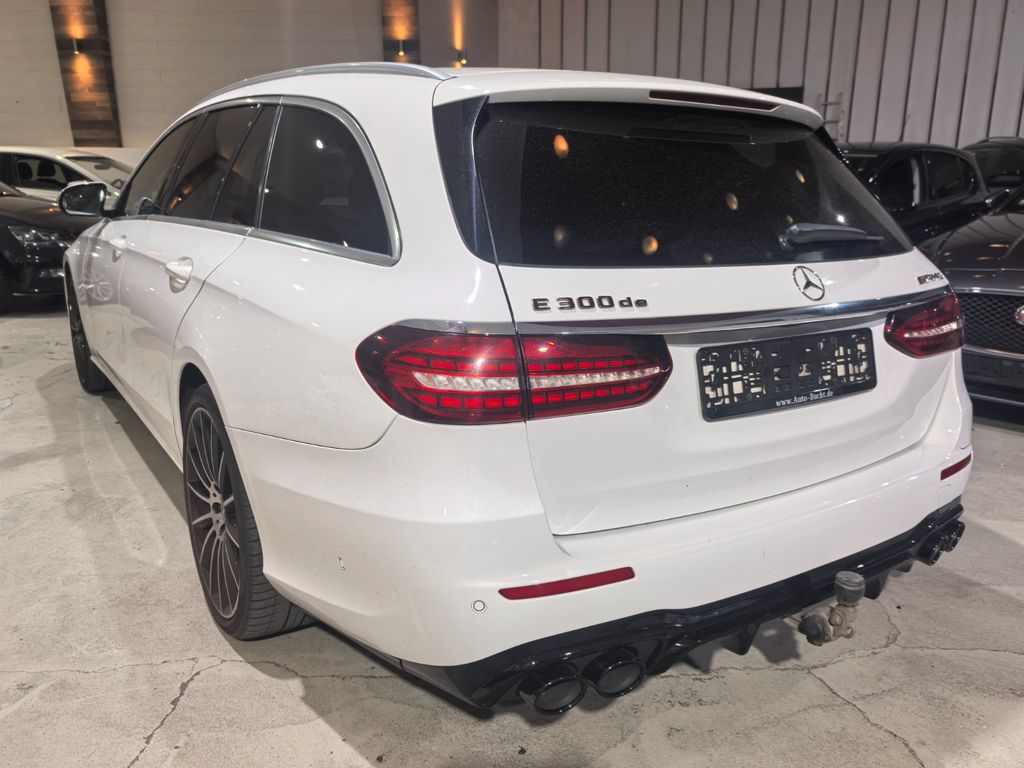 Image of Mercedes-Benz E 300