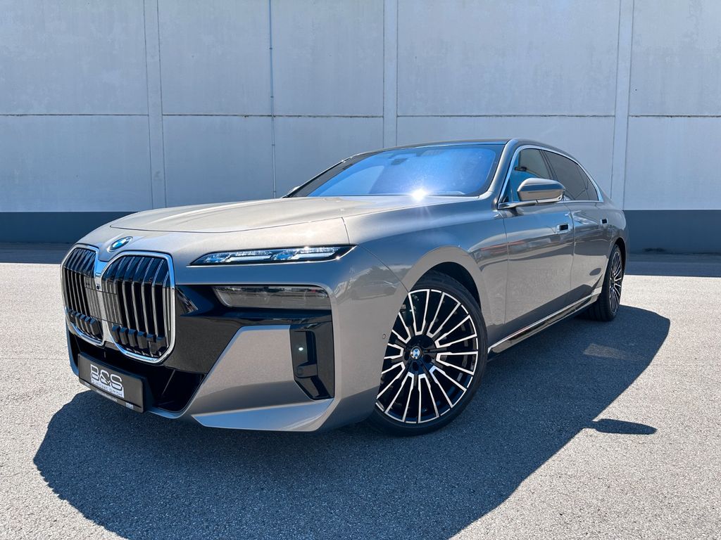 Image of BMW 740