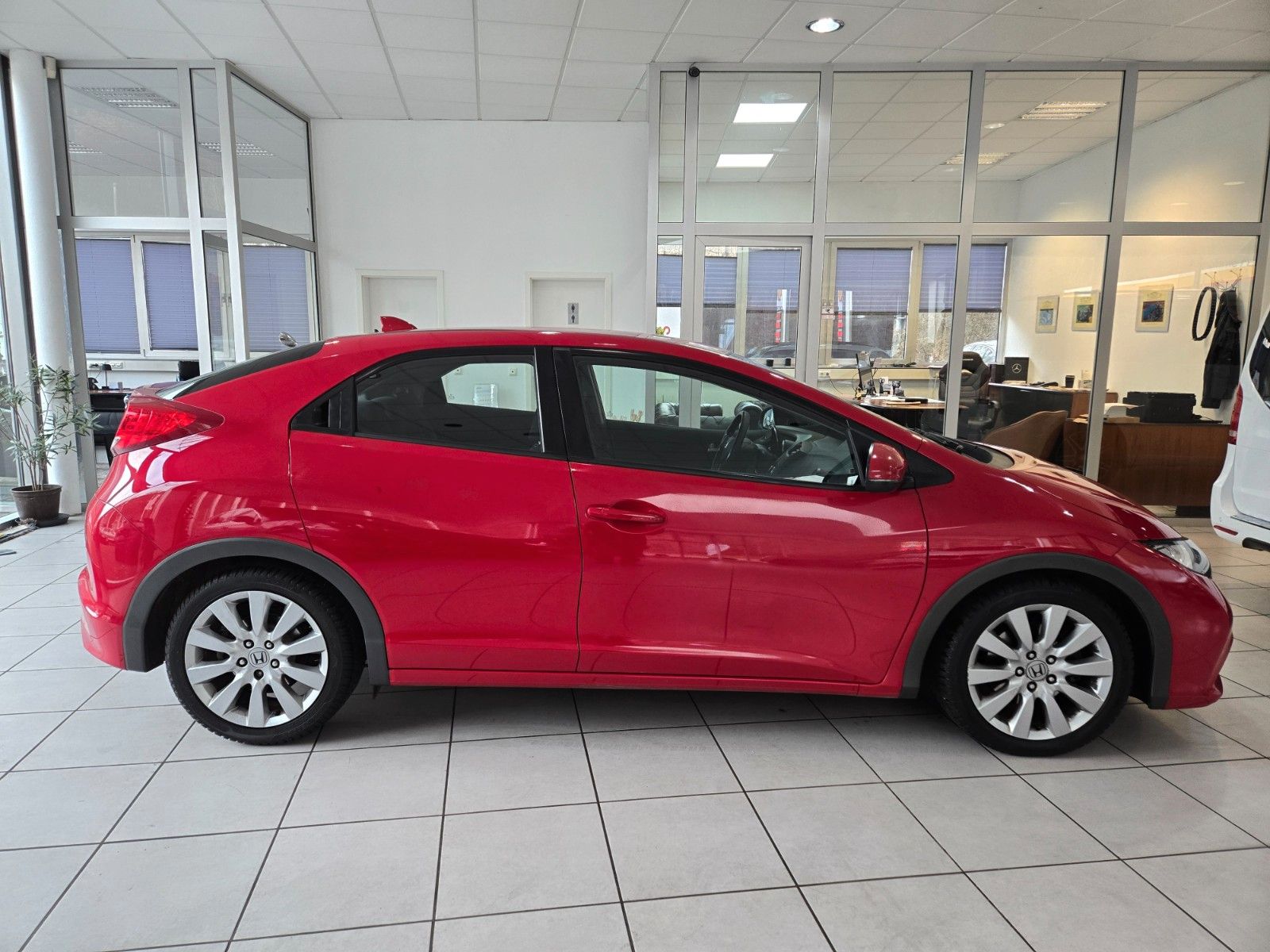 Fahrzeugabbildung Honda Civic Lim. 5-trg. 1.4 Sport