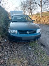 Volkswagen VW Passat 1,6l - Volkswagen Passat aus 1999: Kombi
