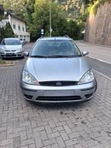 Ford Focus 1.6 Autom. - Ford Focus aus 2002: Kombi