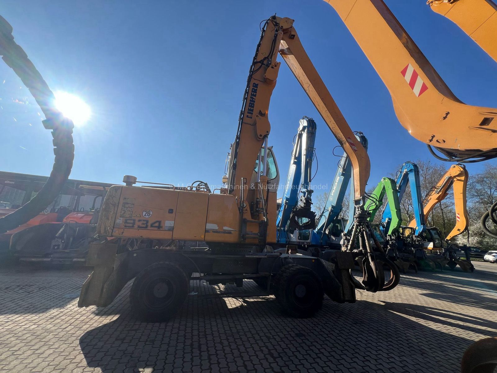 Fahrzeugabbildung Liebherr A 934 C Litronic