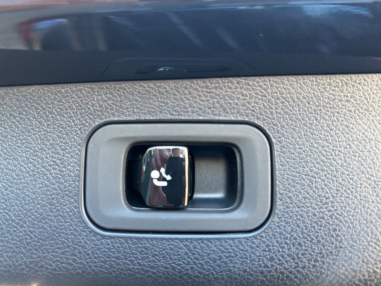 Fahrzeugabbildung Mercedes-Benz E 220 d T AMG Shzg PANO Burmester AHK Sitzklima