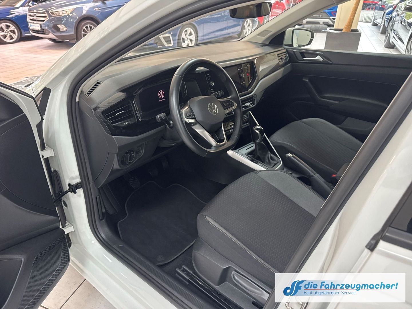 Fahrzeugabbildung Volkswagen Polo VI Life 1.0 TSI EU6d Navi Digitales Cockpit