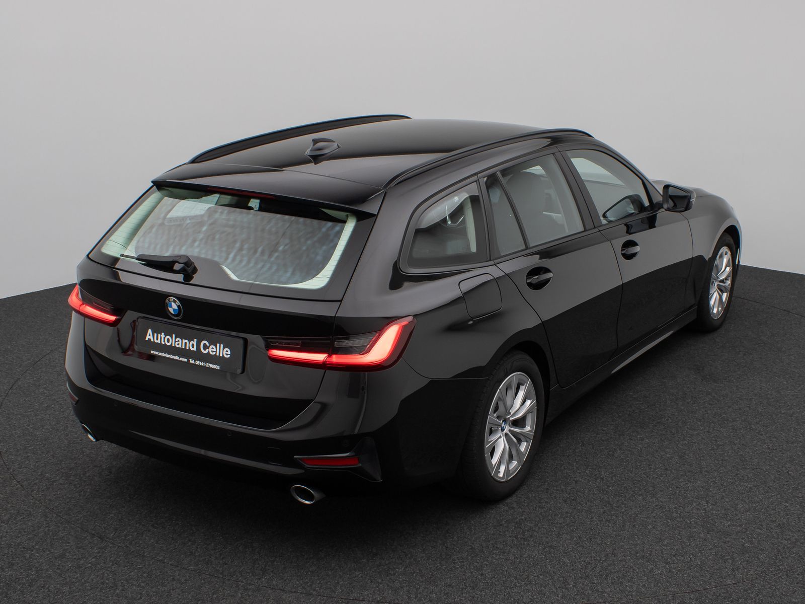 Fahrzeugabbildung BMW 320d HUD DAB Stop&Go Komfort Alarm AHK PDC Sport