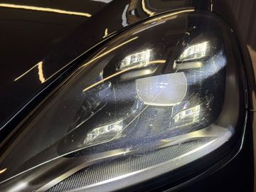 Porsche Cayenne - 9