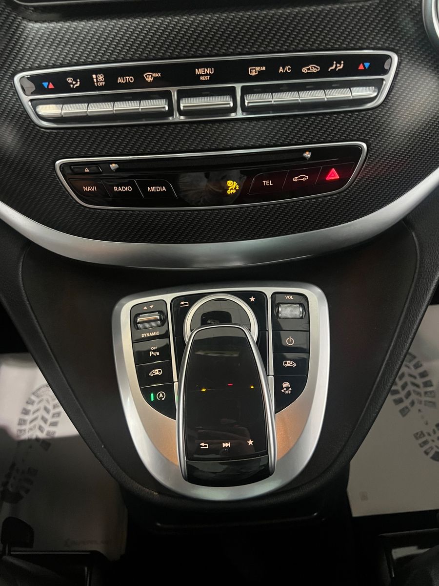 Fahrzeugabbildung Mercedes-Benz V 250 d 4MATIC lang AMG LINE *PANO*Perlmutt-Weiß