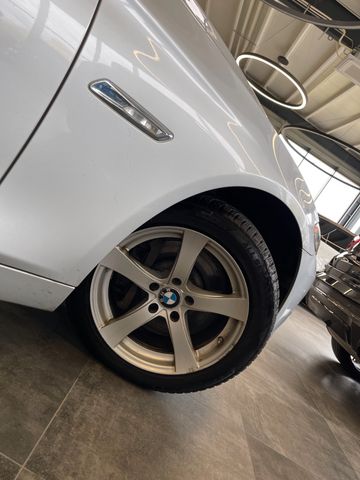 BMW 525d Lim. Aut.*NAVI*PDC*SHZ*STARTSTOP*VOLLLEDER*