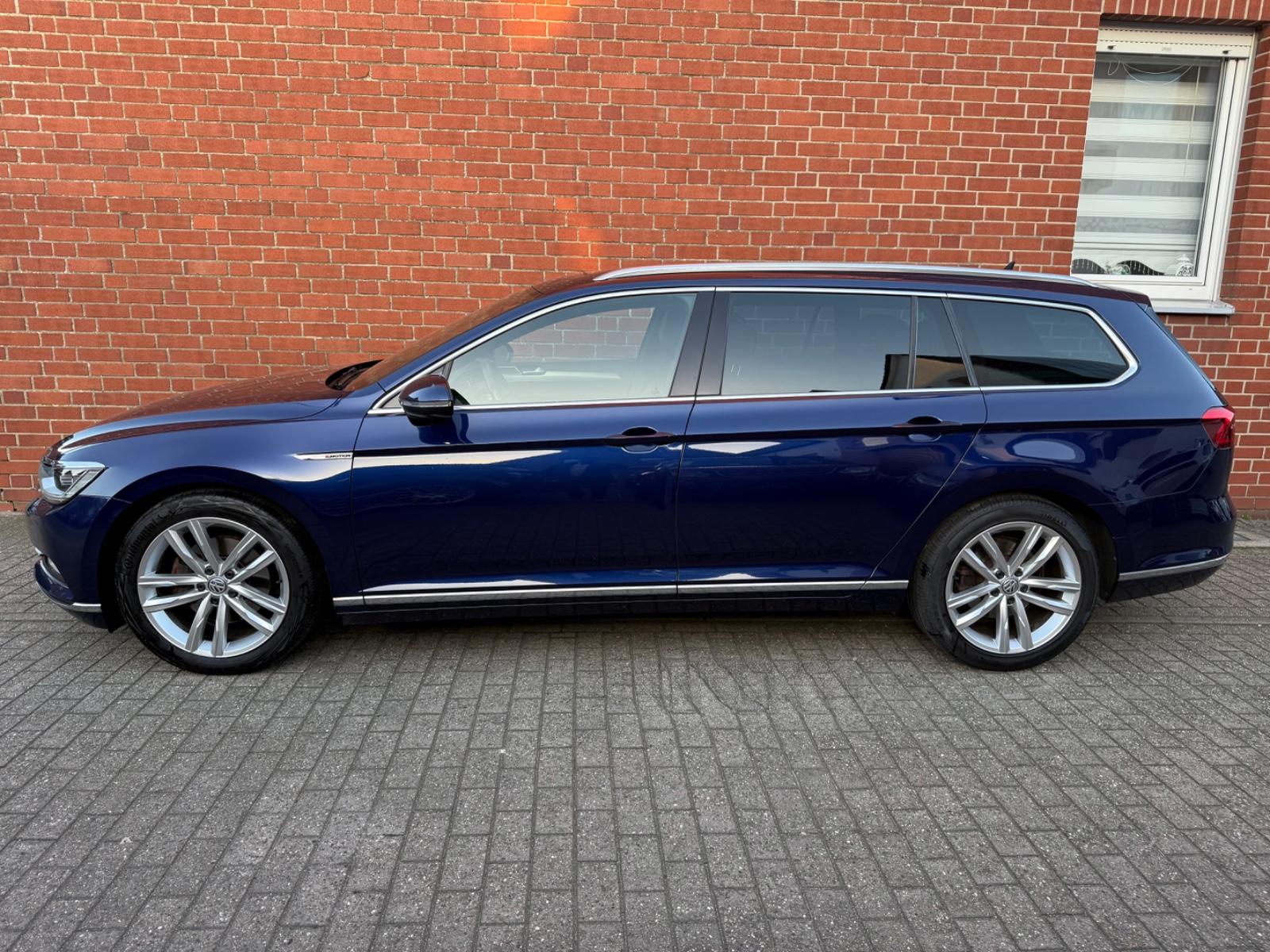 Volkswagen Passat Variant Highline 2.0 4Motion"R-Line"Pano"