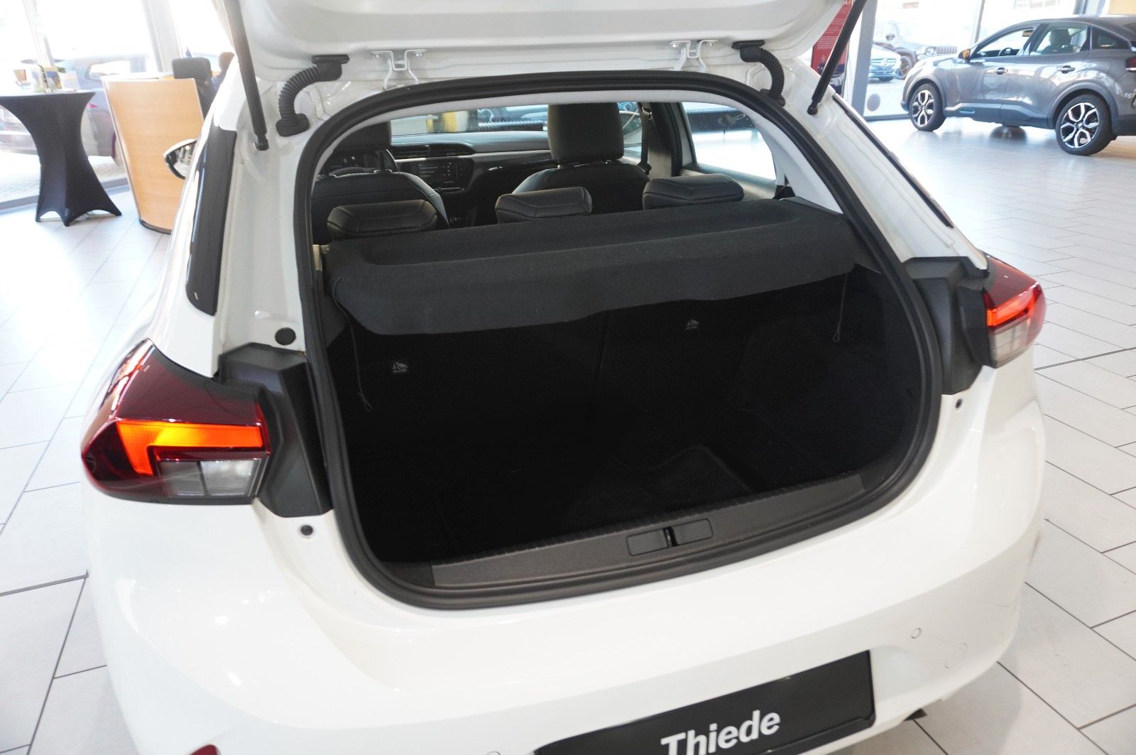 Fahrzeugabbildung Opel Corsa F 1.2 ELEGANCE NAVI/LED/SPORT/SH//VIRT/DAB