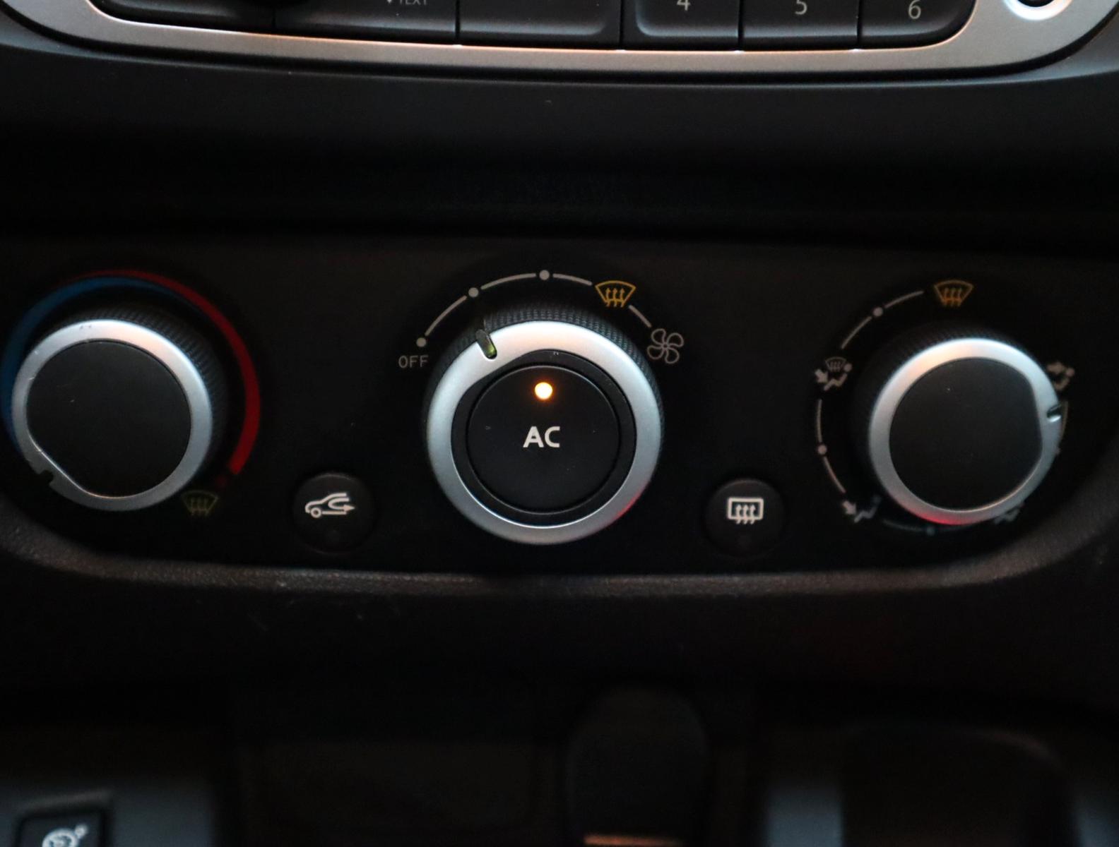 Renault Scenic 2013 — photo 17