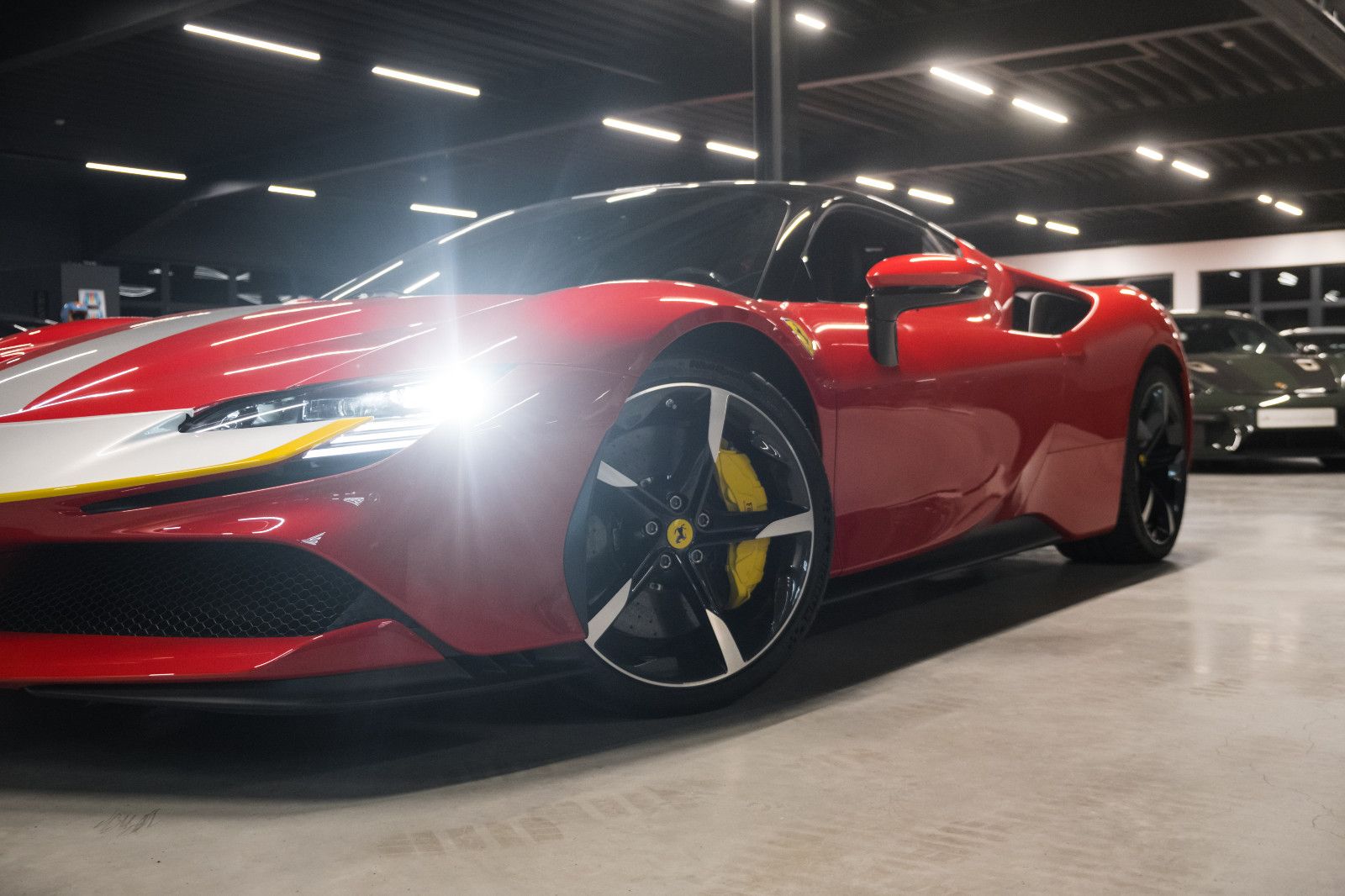 Fahrzeugabbildung Ferrari SF90 Assetto Fiorano-Carbonsitze-LED-Lenkr.