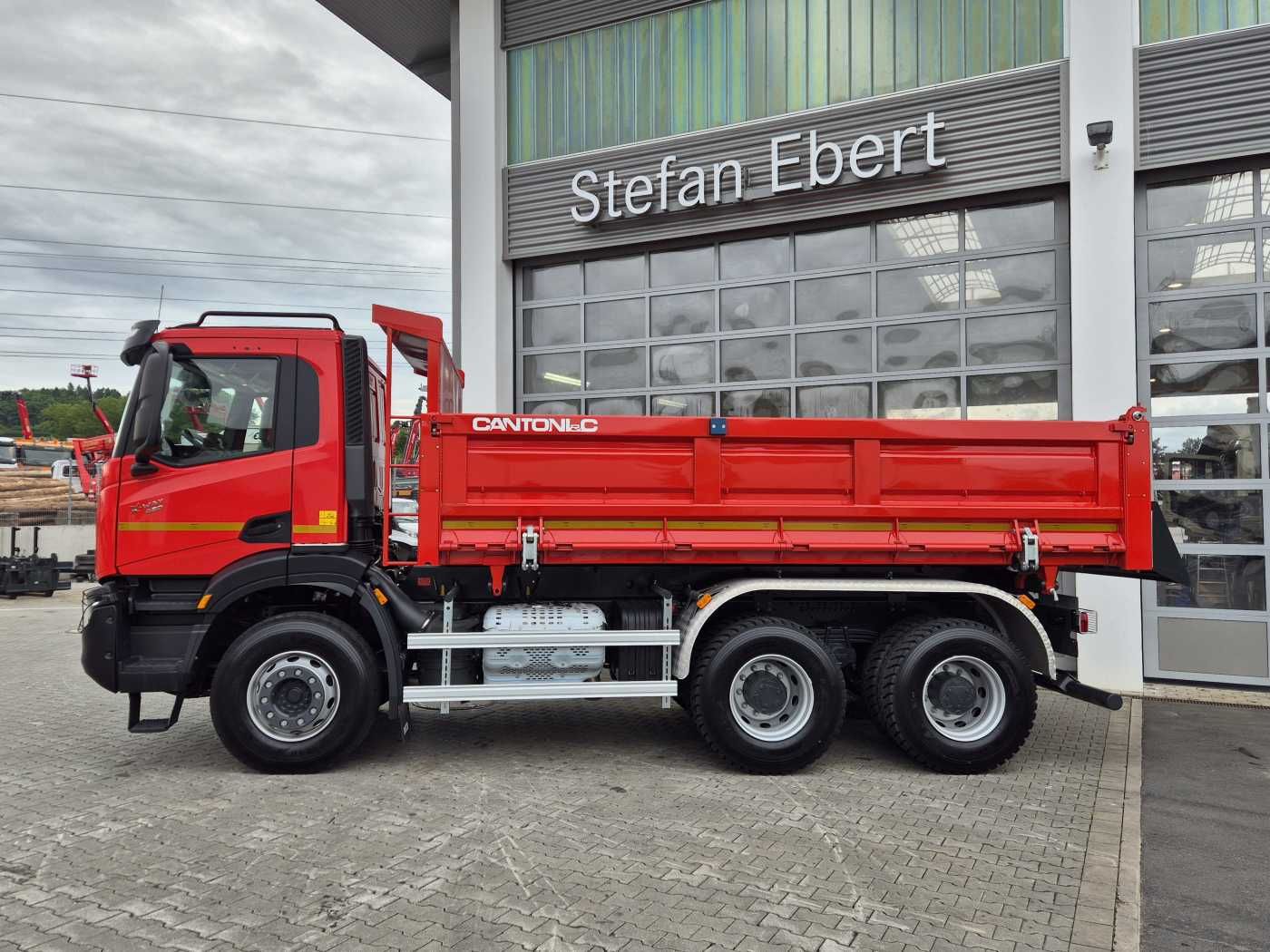 Fahrzeugabbildung Iveco X-Way AD300X48Z HR OFF 6x4 Bordmatik Intarder