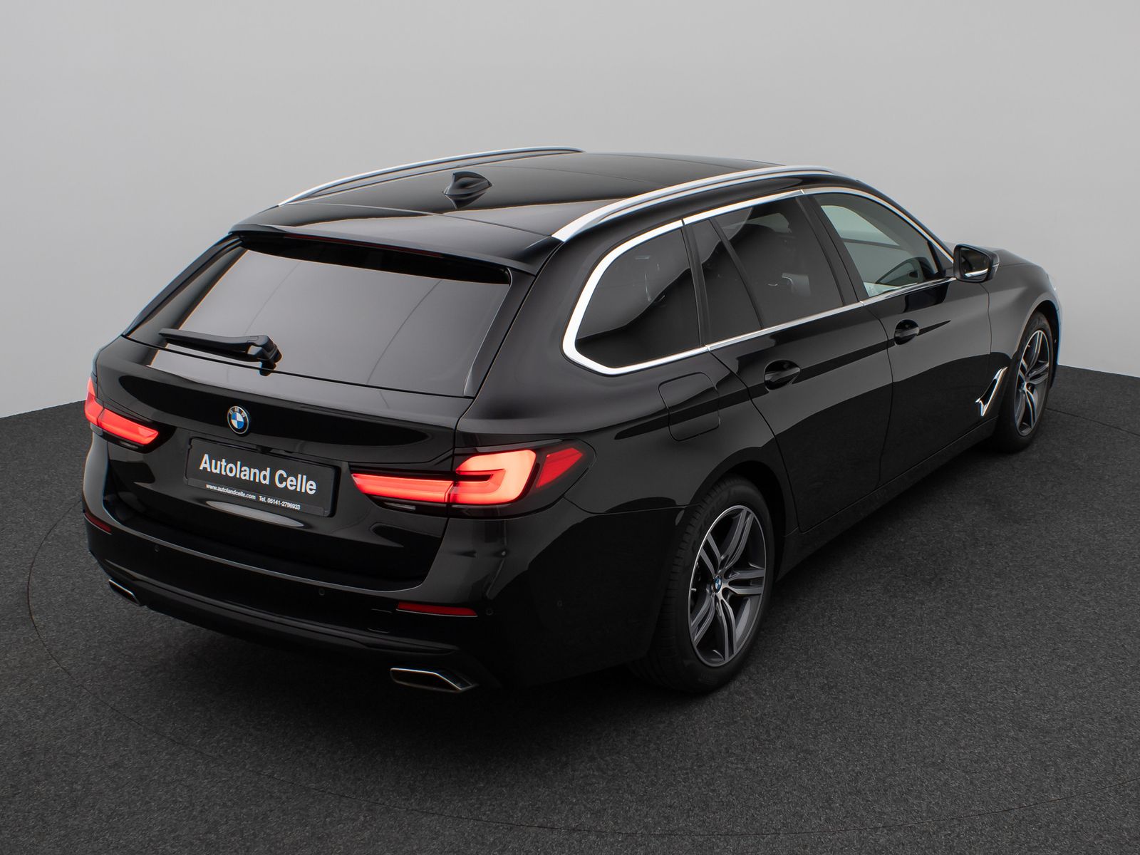 Fahrzeugabbildung BMW 530d  xD Panorama Kamera DAB HiFi AHK Alarm ACC