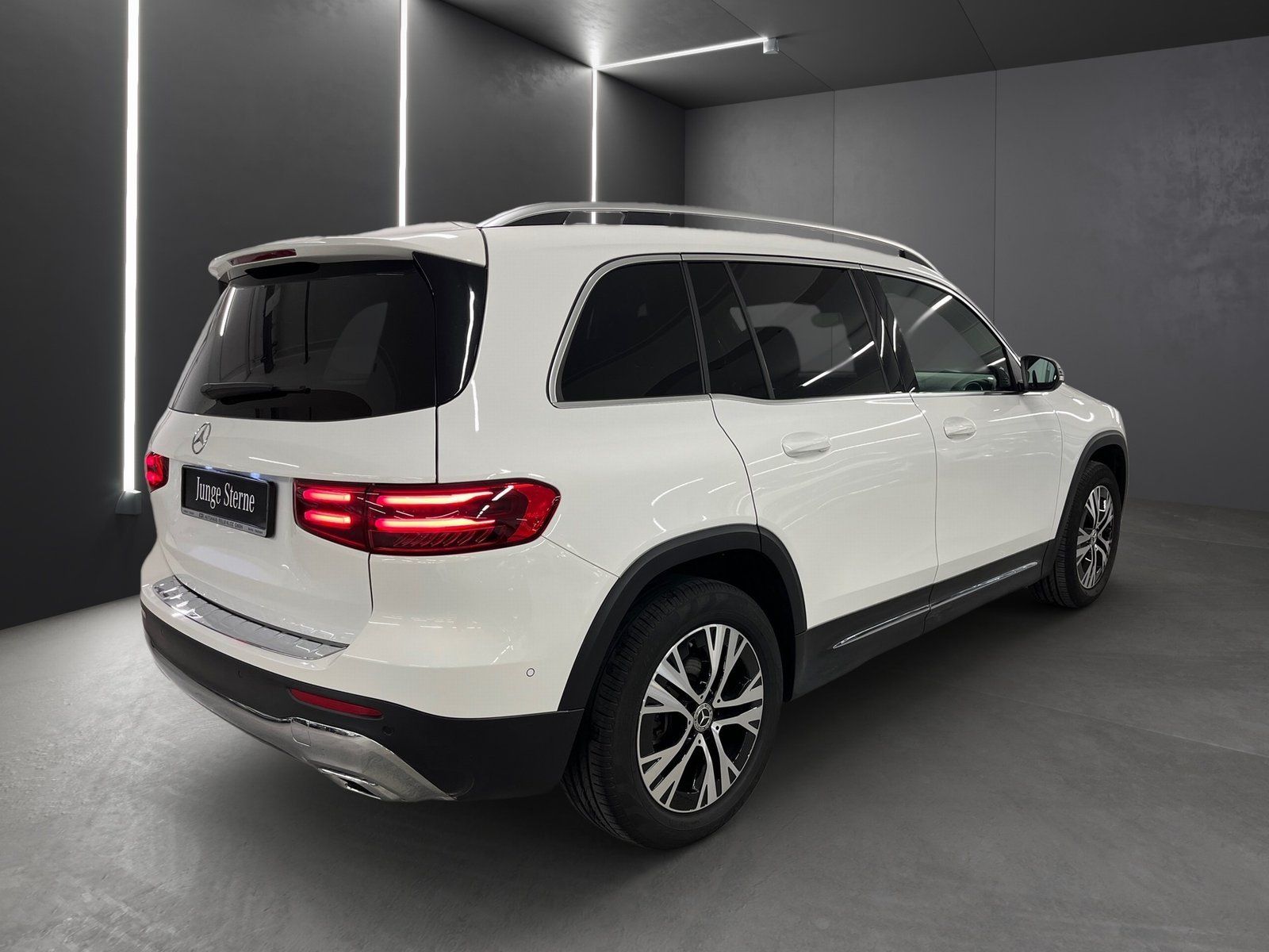 Fahrzeugabbildung Mercedes-Benz GLB 200 Progressive*AHK*Distro*360°*Totwi*MBeam*