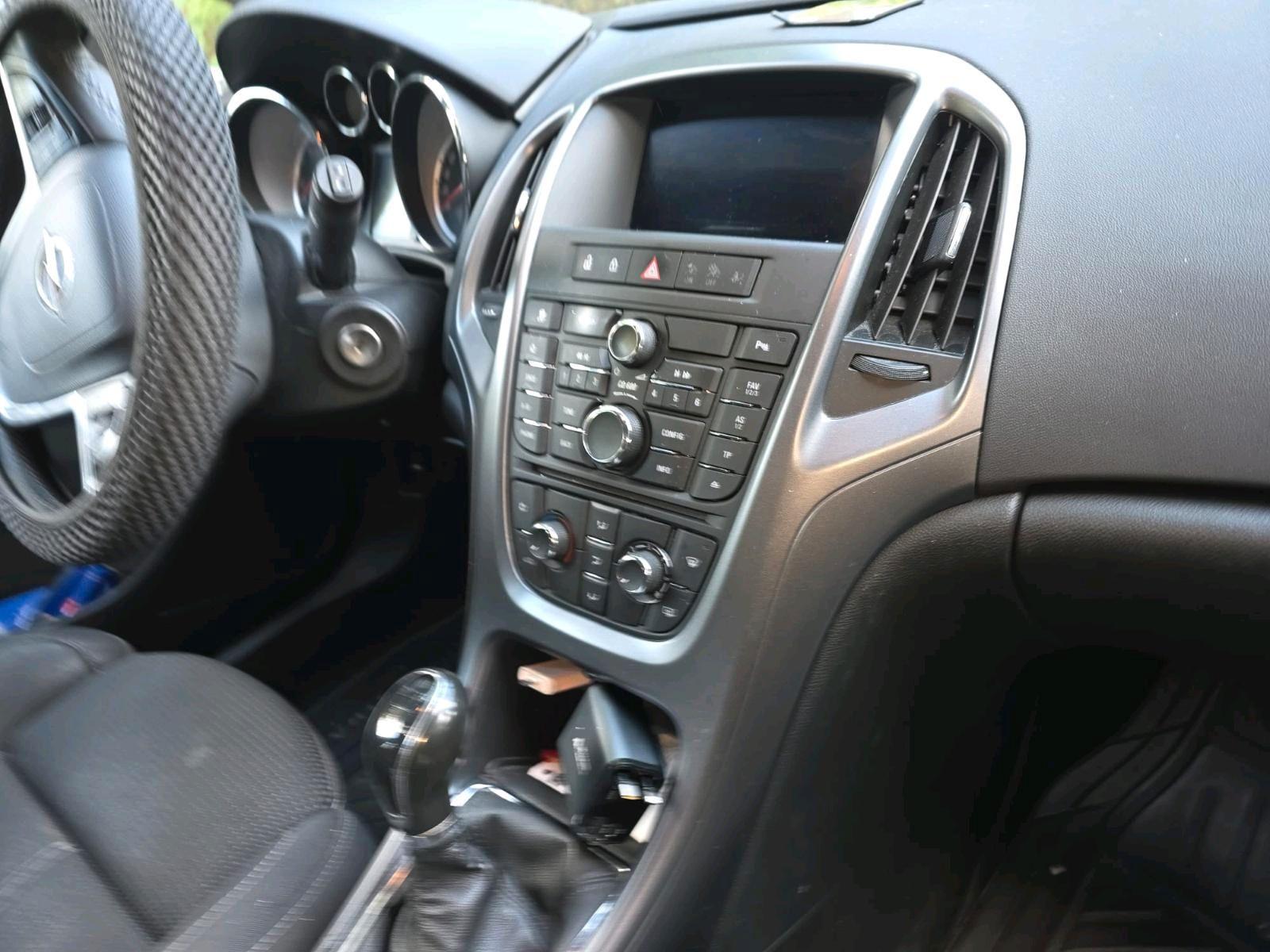 Opel Astra 2015 — photo 5
