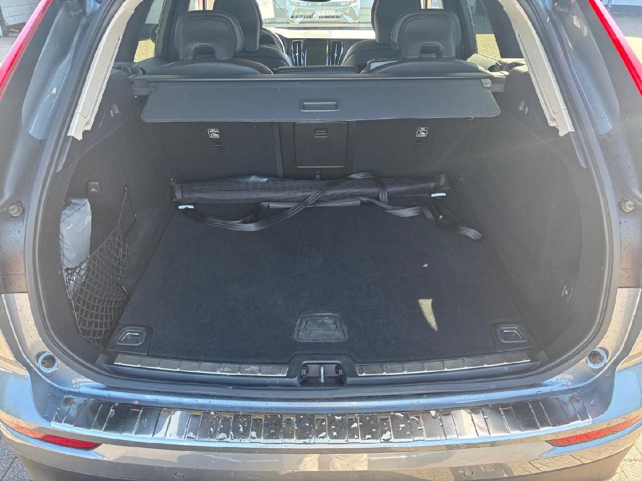 Fahrzeugabbildung Volvo XC60 Momentum Pro 2WD