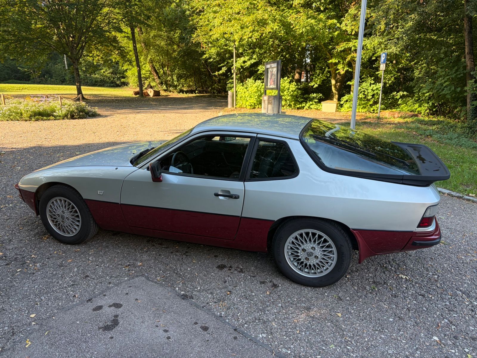 PORSCHE 924 10