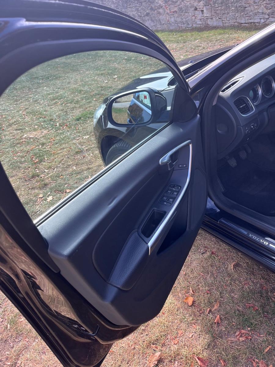 Volvo V60 2011 — photo 9