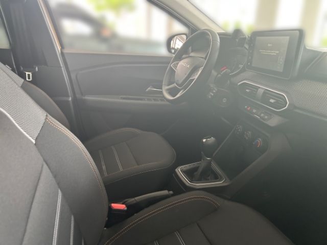 Fahrzeugabbildung Dacia Sandero Stepway Expression TCe 90 CVT Navi LED F