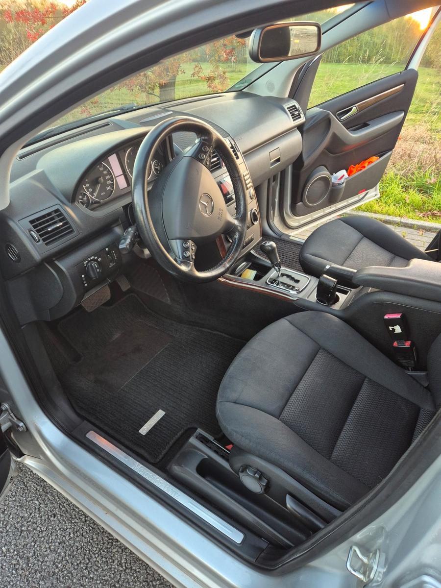Mercedes-Benz A170 2007 — interior