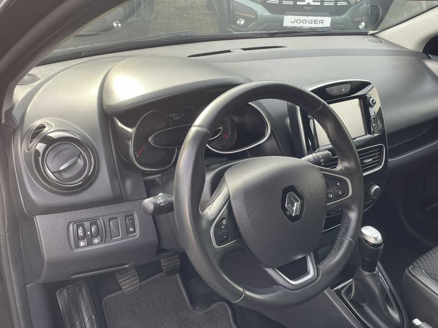 Fahrzeugabbildung Renault Clio Grandtour Intens TCe 90