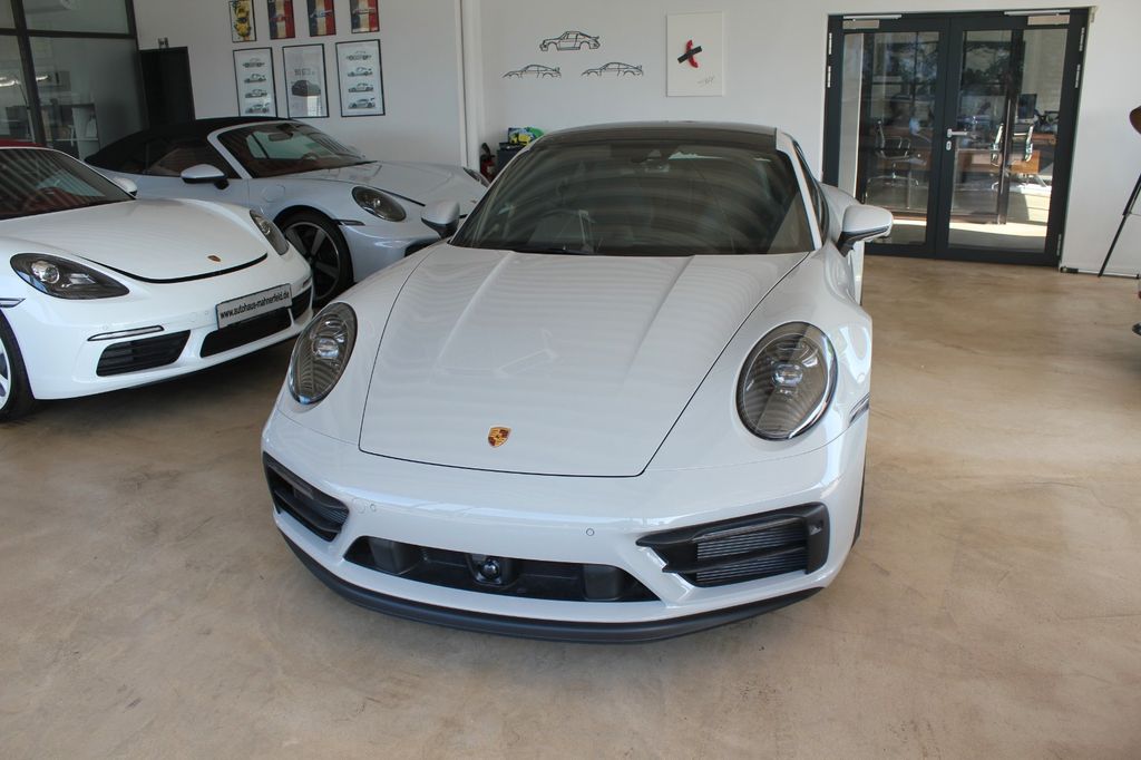 Porsche 911 Carrera 4 GTS RHD/ACC/Sportabgas/Lift/S-Dach