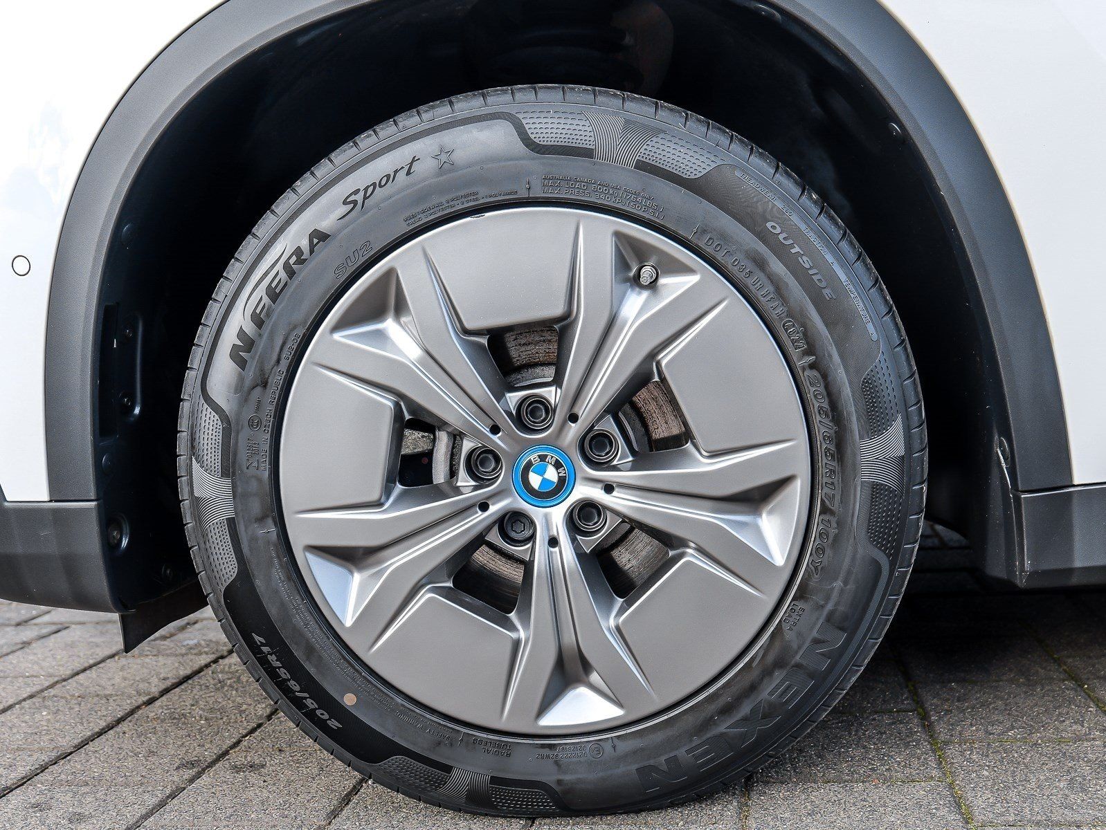 BMW iX1 xDrive30 HUD RFK NAVI Standh. LED PDC V H foto 4