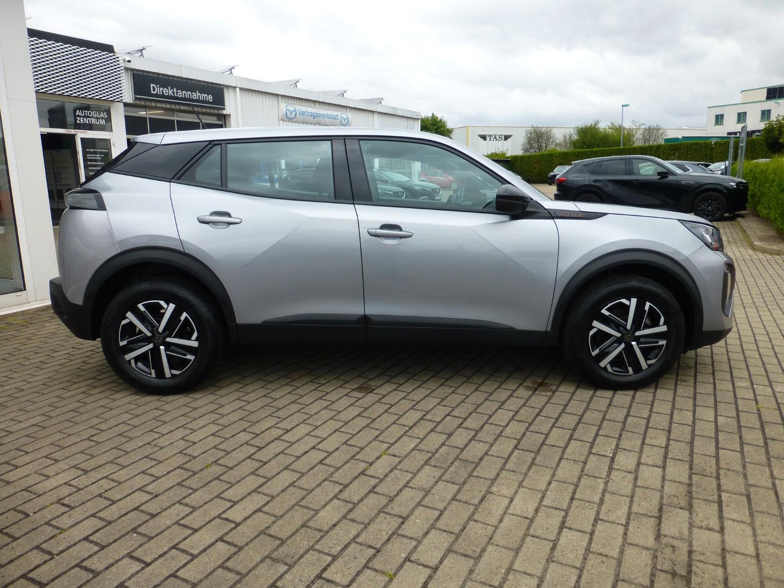 Peugeot 2008 Hybrid 136 Style *PDC, DAB, APPLE CAR PLAY*