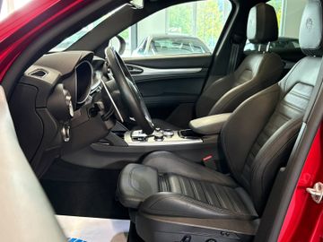Alfa-Romeo Stelvio - 8