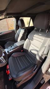 Mercedes-Benz ML 63 AMG 4MATIC AMG - schwarze Mercedes-Benz ML 63 AMG