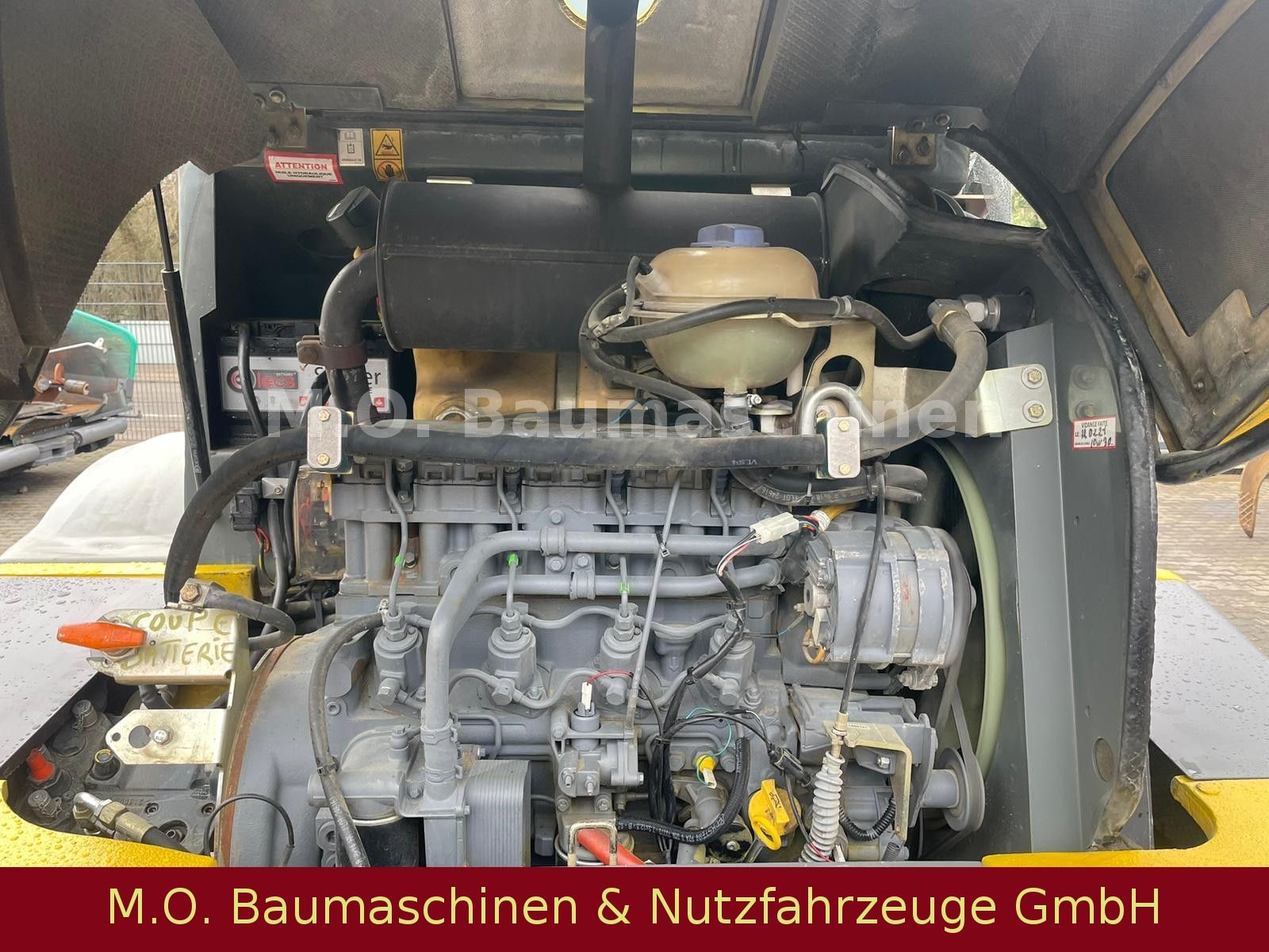Fahrzeugabbildung Kramer 950 / 347-03 / SW / Klappschaufel /Allrad