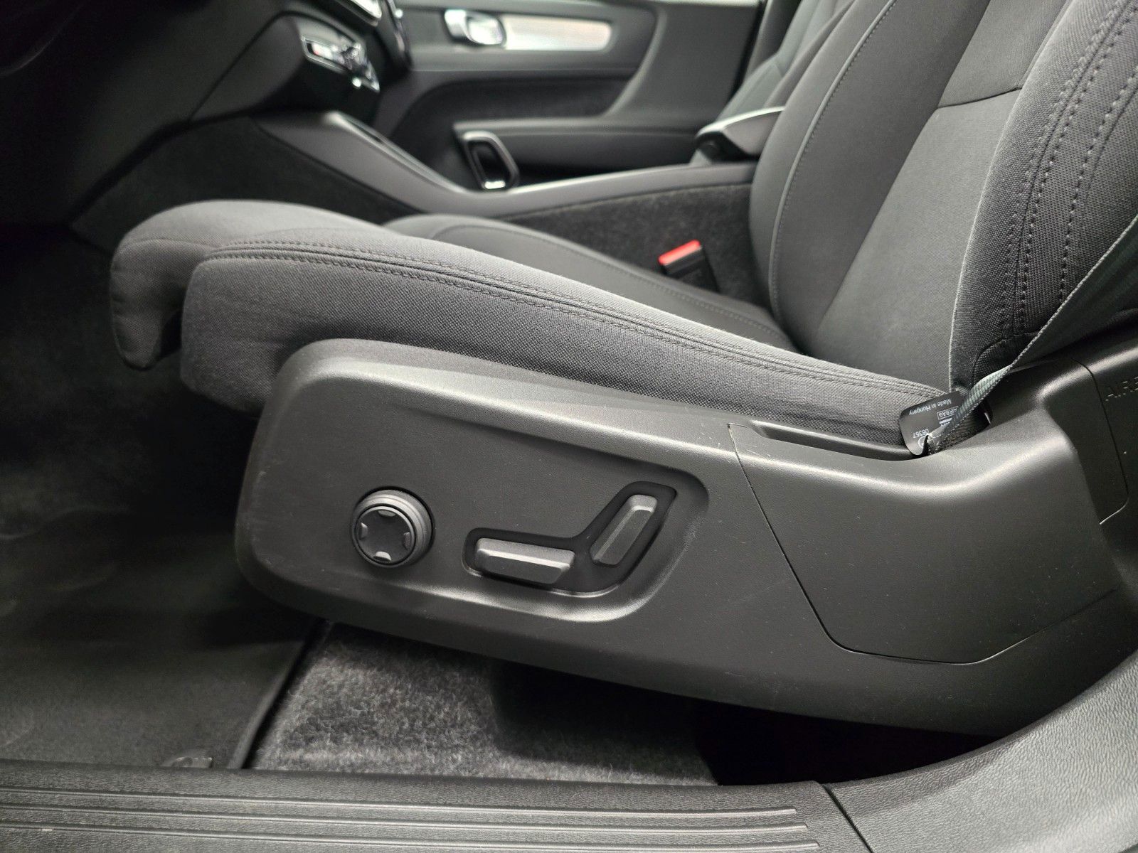 Volvo XC40 Inscription Geartronic/ACC/Lane/LED/Navi foto 18