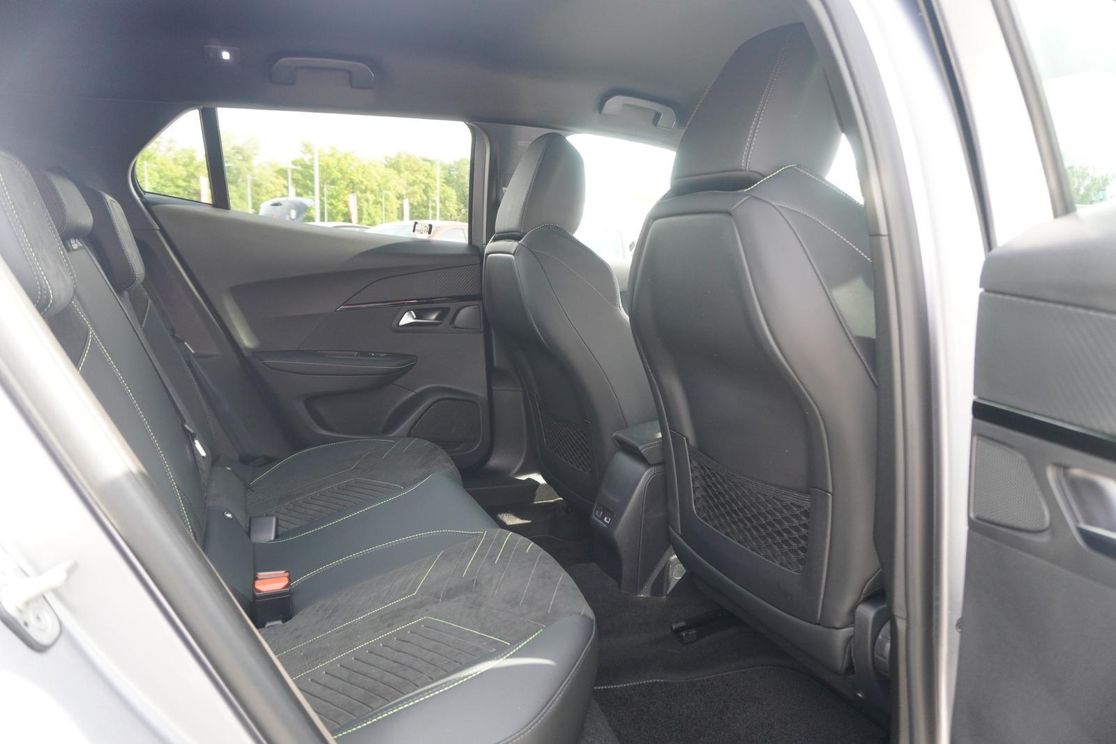 Peugeot 2008 GT 1.2 Hybrid 145 Aut. LED ACC Navi 360°