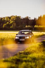 Mercedes-Benz W124 E 230 - Mercedes-Benz E 230: W124