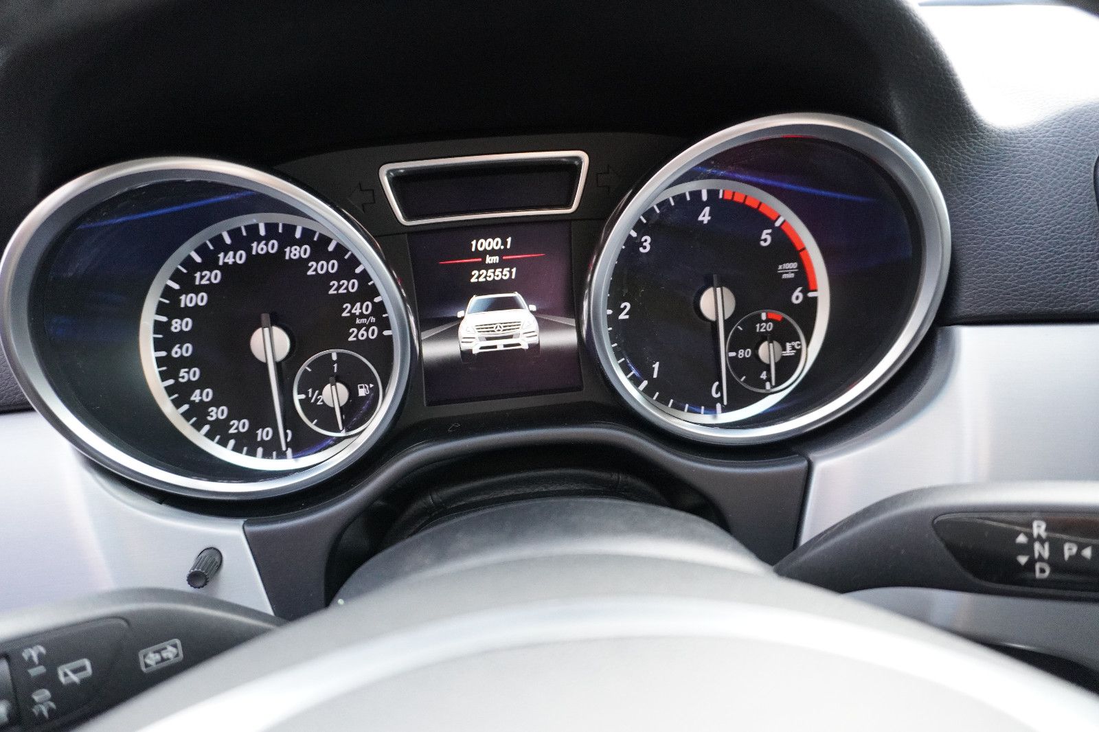 Fahrzeugabbildung Mercedes-Benz ML 250 CDI BlueTec