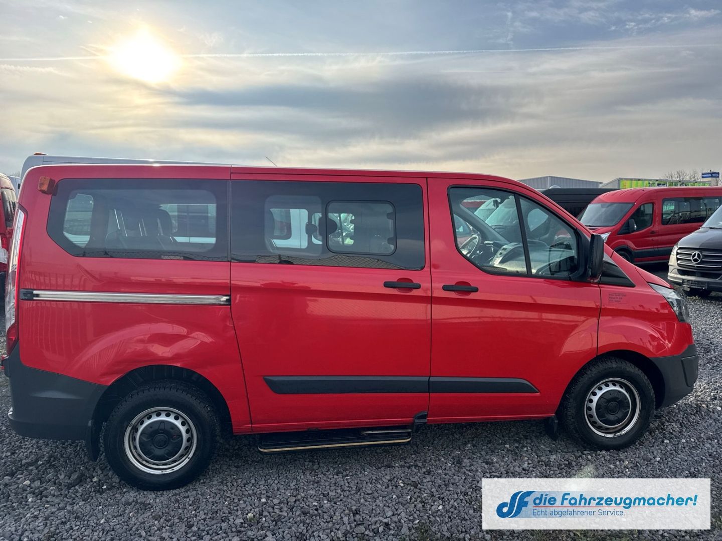 Fahrzeugabbildung Ford Transit Custom 300 L1 *7036 *KLIMA Berganfahrass