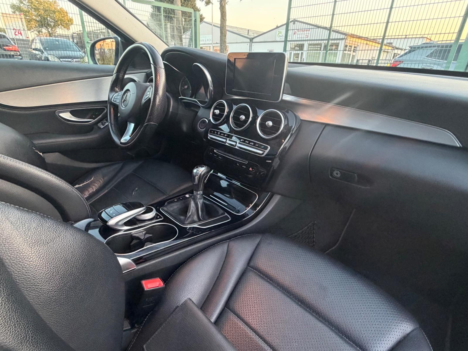 Mercedes-Benz C200 2014 — photo 11