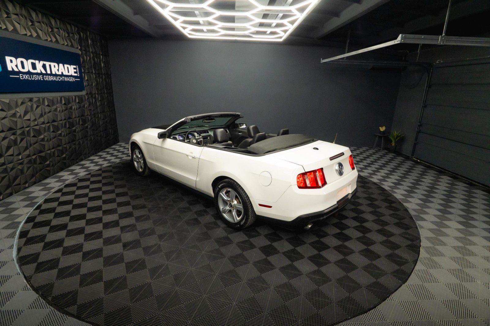 Fahrzeugabbildung Ford Mustang 3.7 V6 GT Cabrio | TÜV 2028 | 4Season