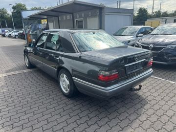 Mercedes E 280 - 5