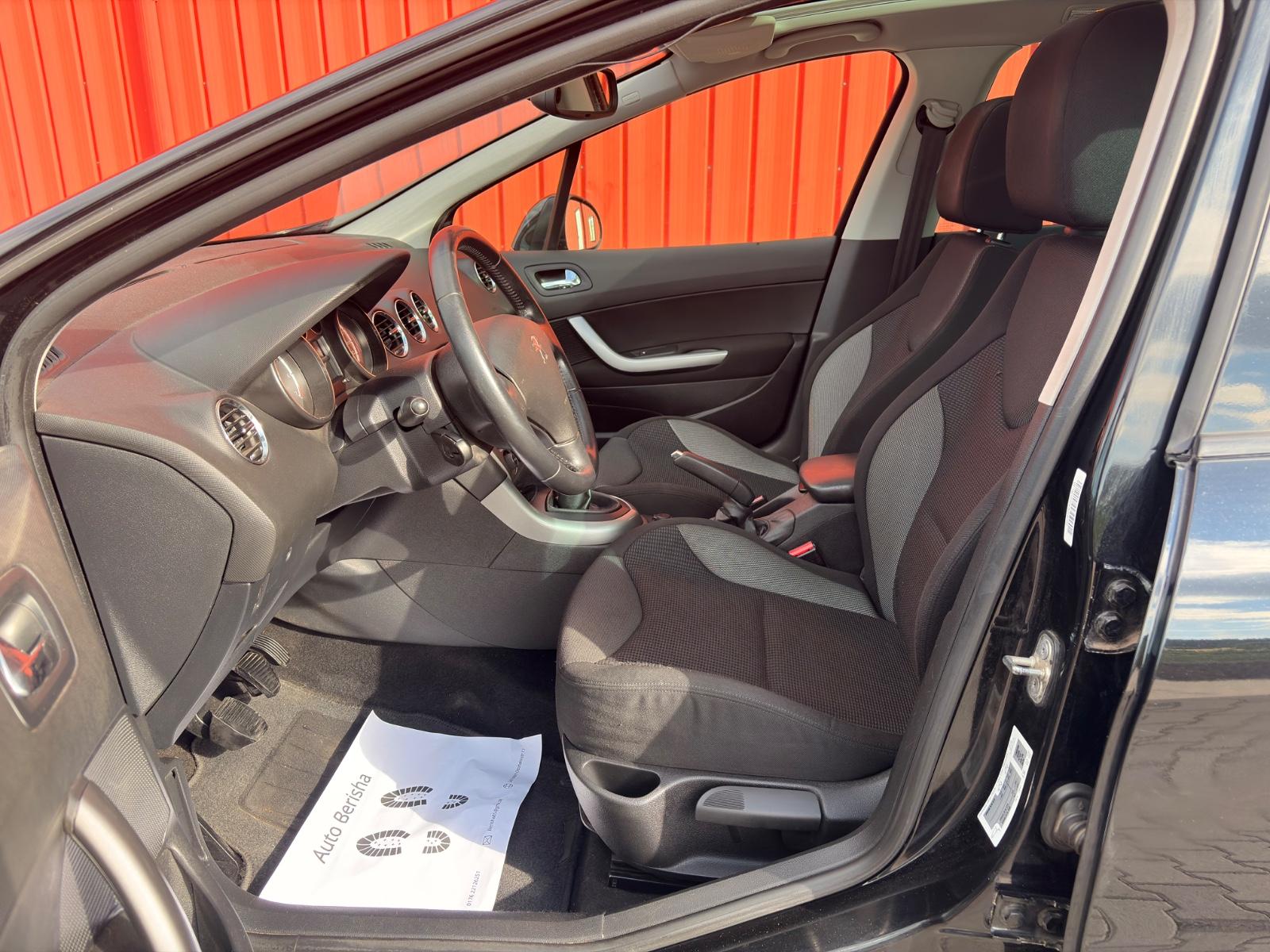 Peugeot 308 2012 — photo 11