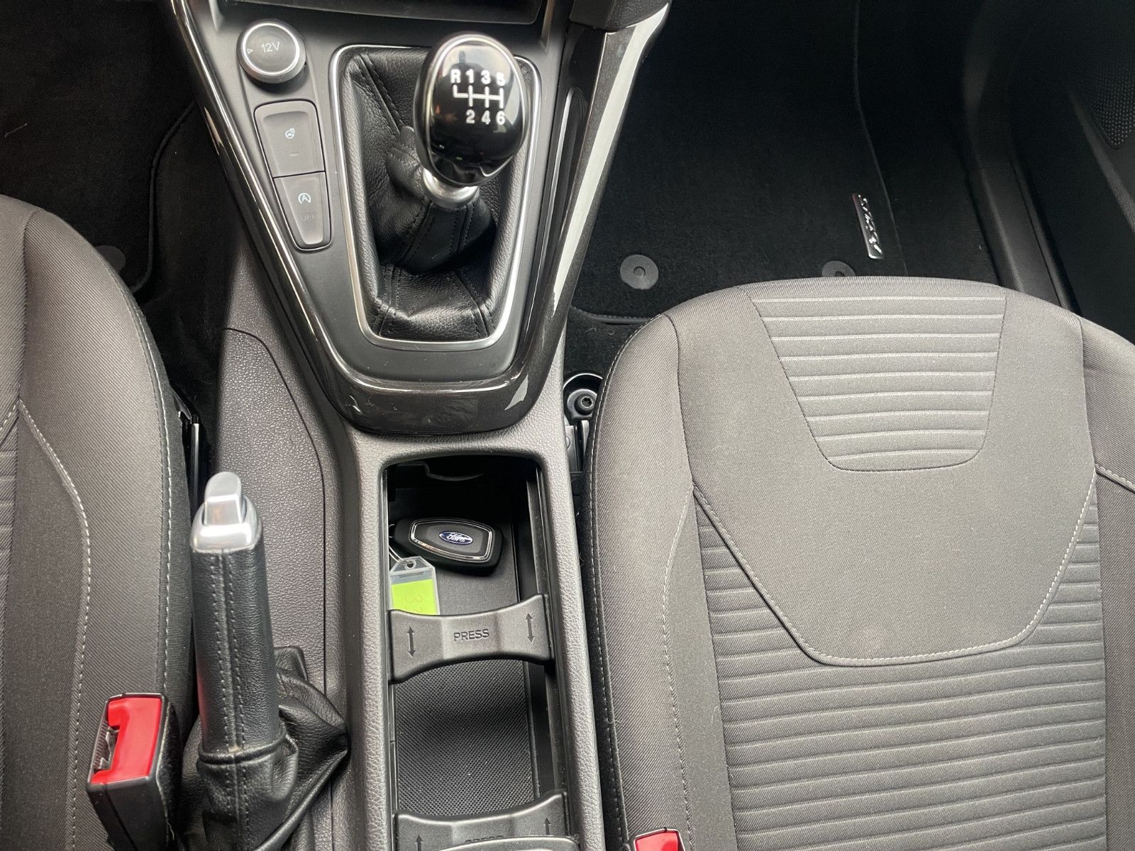 Fahrzeugabbildung Ford Focus Turnier*Sport*Kamera*SitzHZ*LenkradHZ*